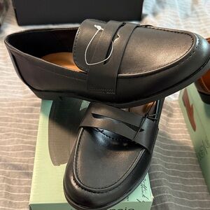 Kensie womens Classic Black Loafers